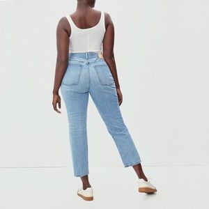 Everlane Curvy Cheeky 90s Jean 33 regular
